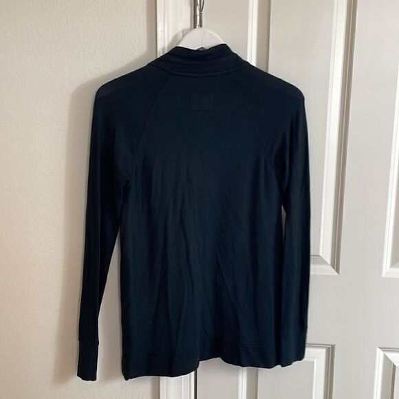 NWOT Lilly Pulitzer Cassi Popover - Picture 3 of 3